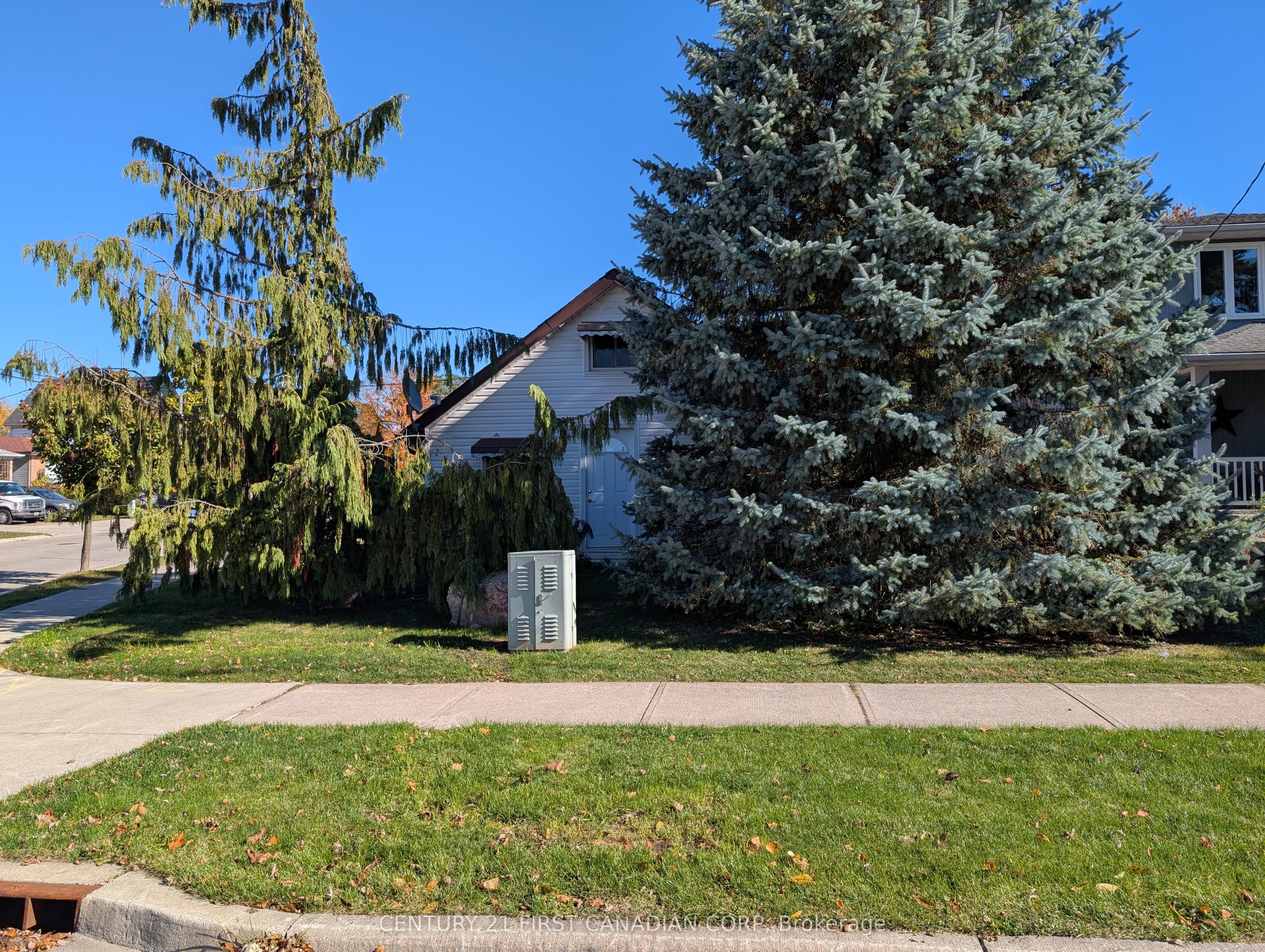 Photo of Listing #X12512318