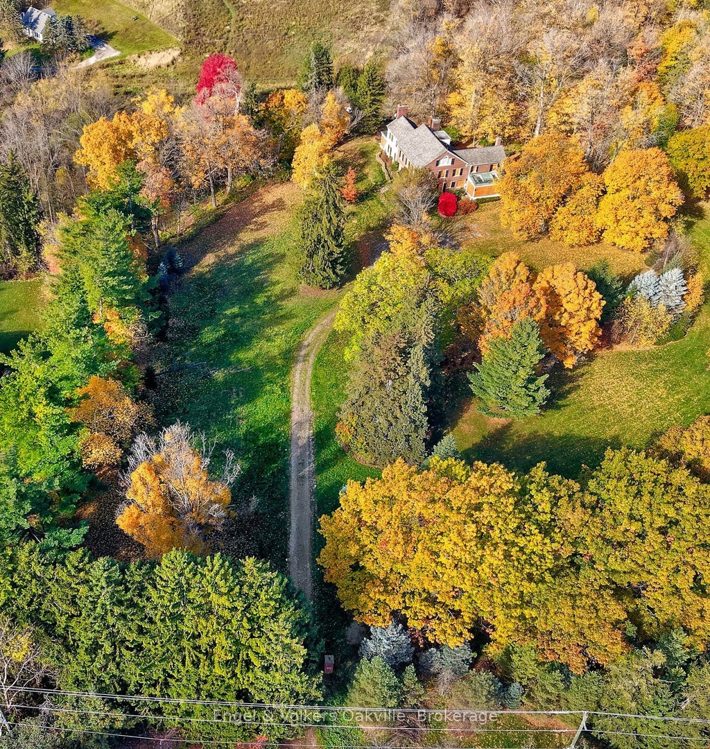 345 Mountain Brow Road, Hamilton