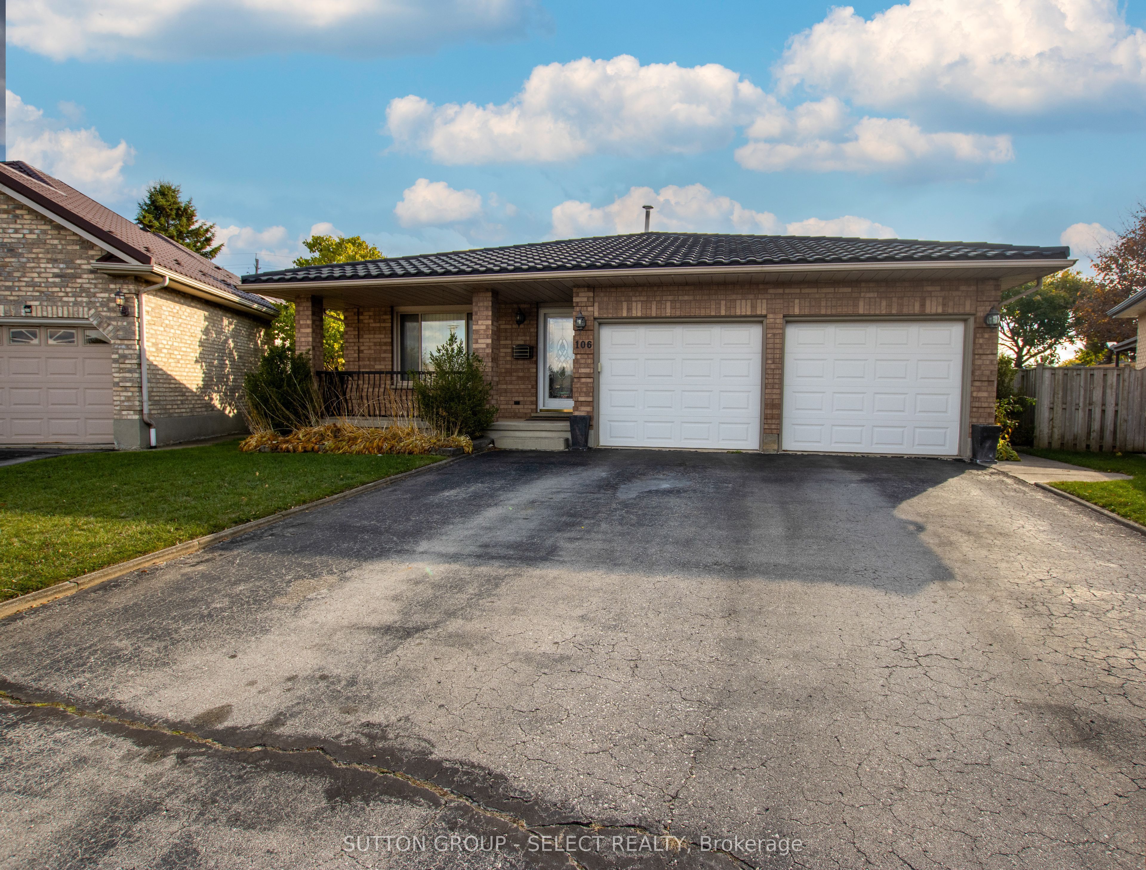 Photo of Listing #X12515994