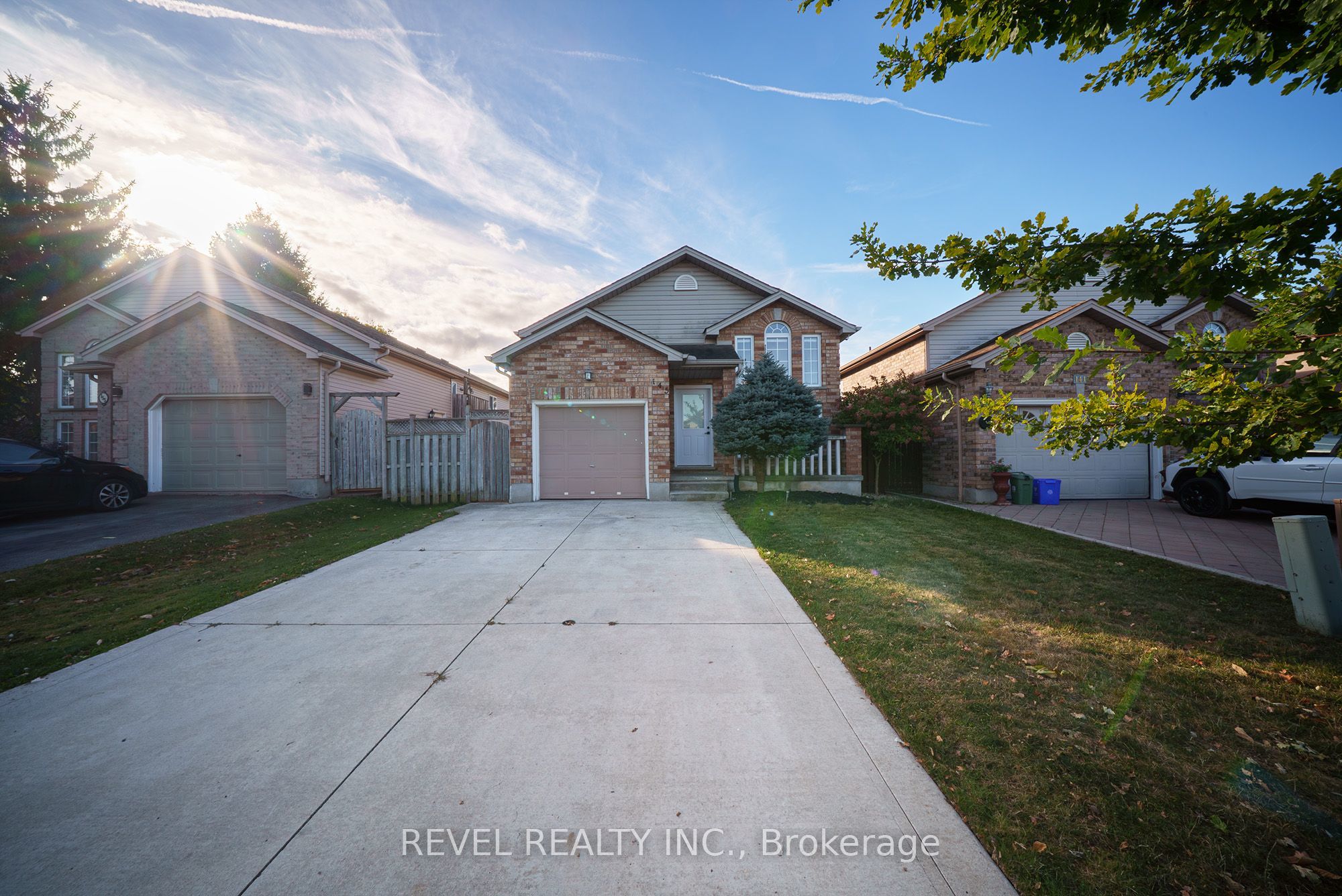 Photo of Listing #X12517198