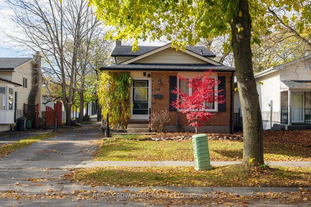 126 Olympic Crescent, London North