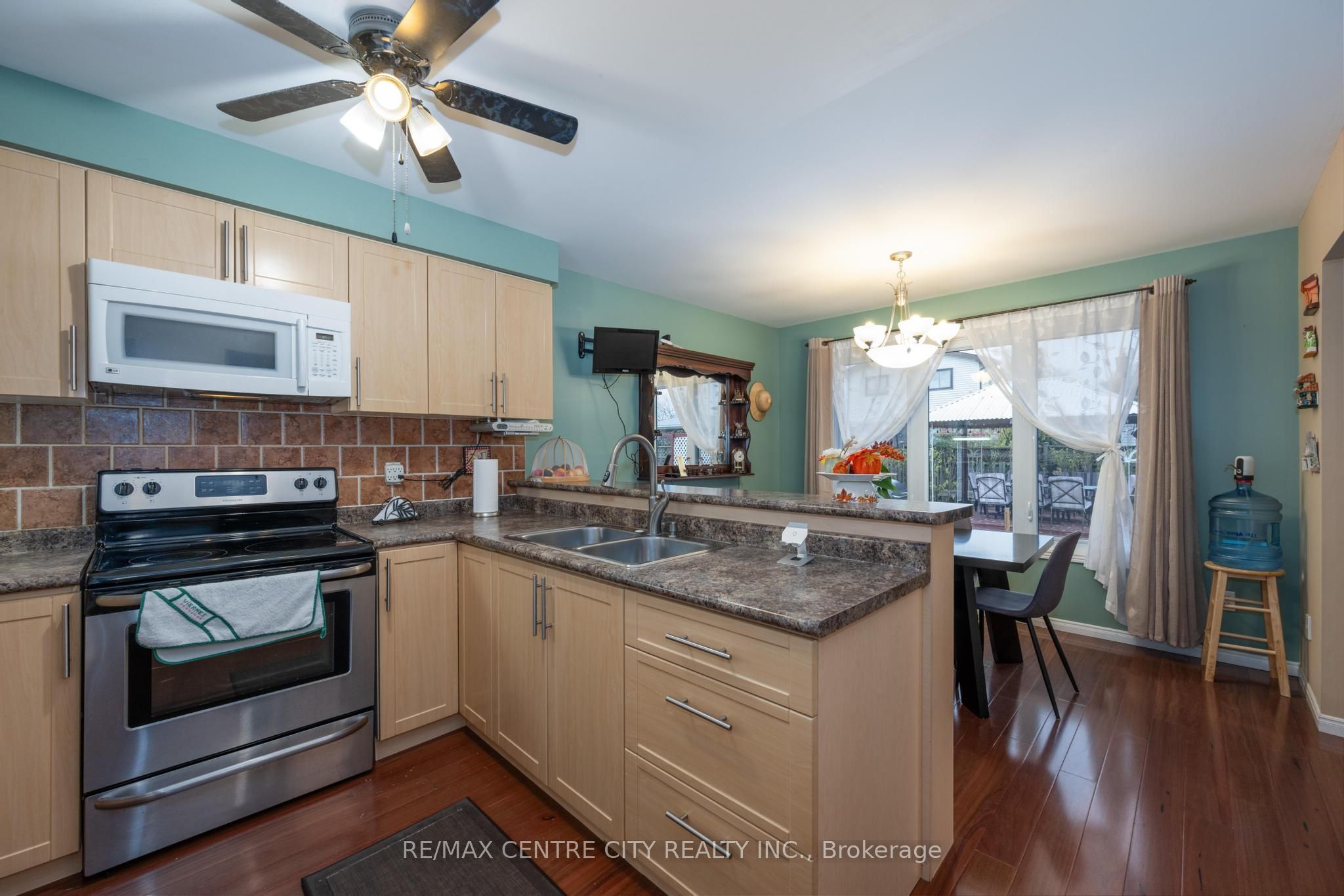 Photo of Listing #X12527614