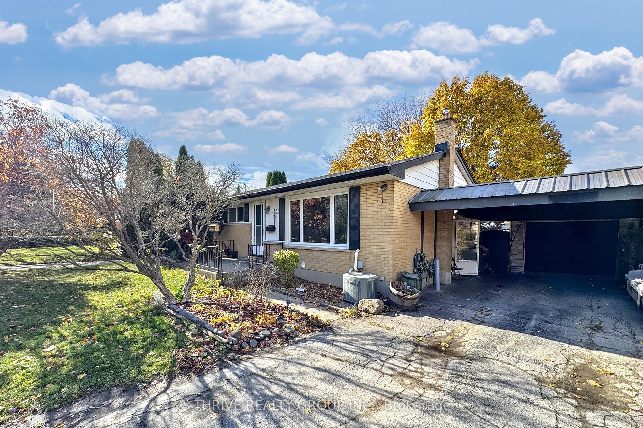 Photo of Listing #X12531774