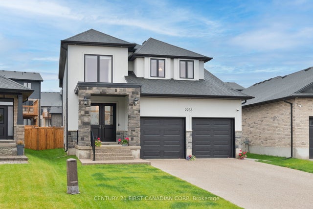 2253 Linkway Boulevard, London South