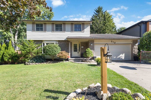 210 Chalet Crescent, London South