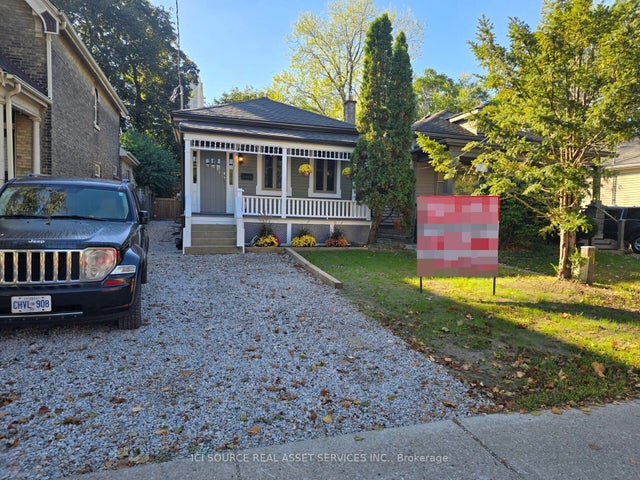 727 Queens Avenue, London East