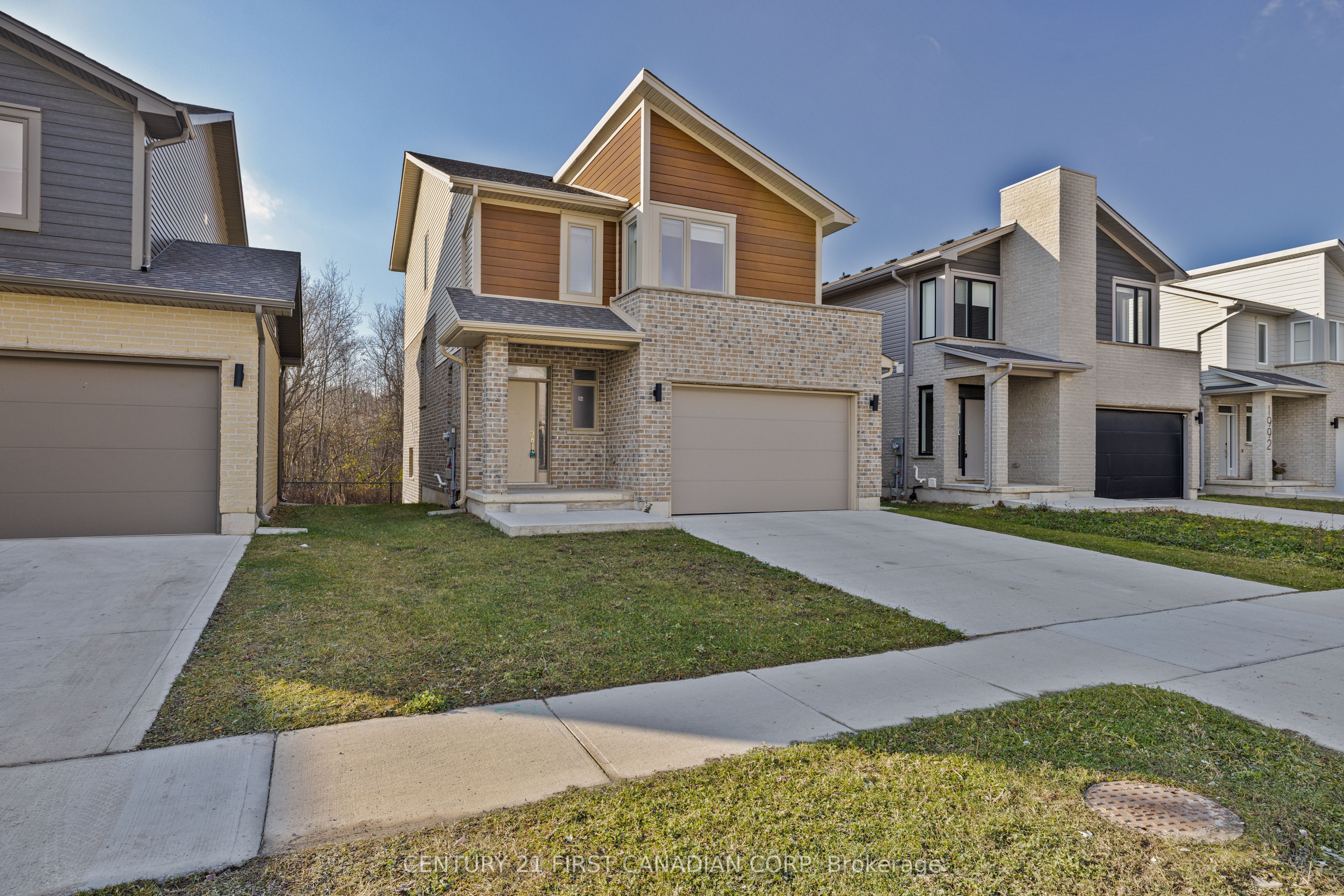 Photo of Listing #X12571952