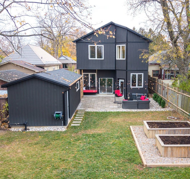 515 Emery Street E, London South