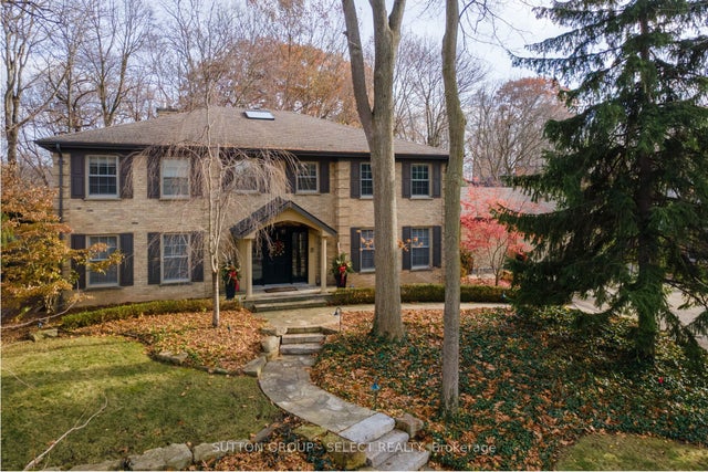 129 Wychwood Place, London North