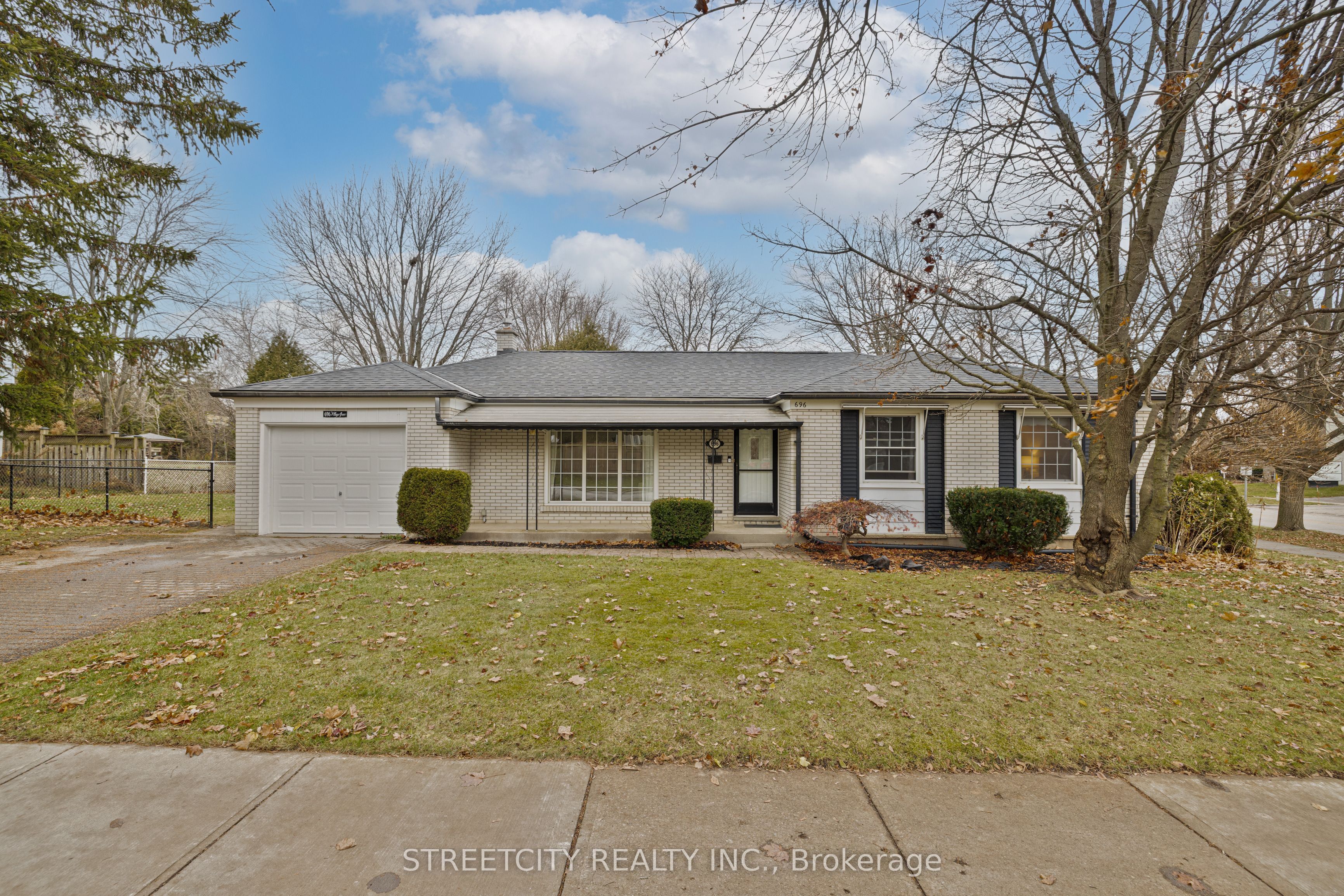 Photo of Listing #X12581830