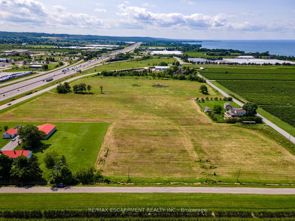 4766 Bartlett Road N, Lincoln