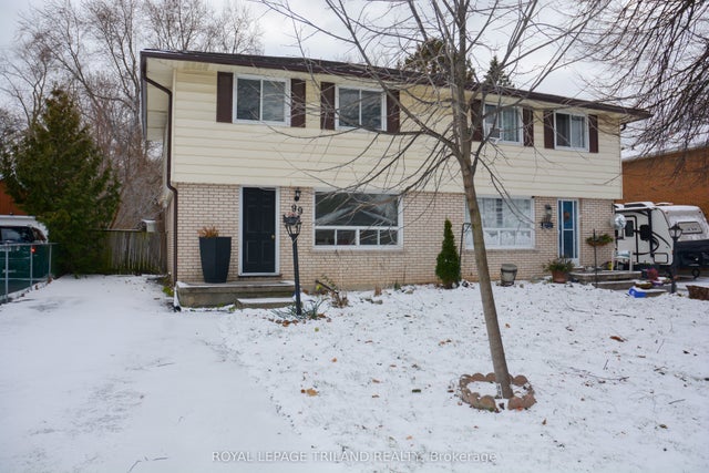 99 Cecilia Avenue, London East