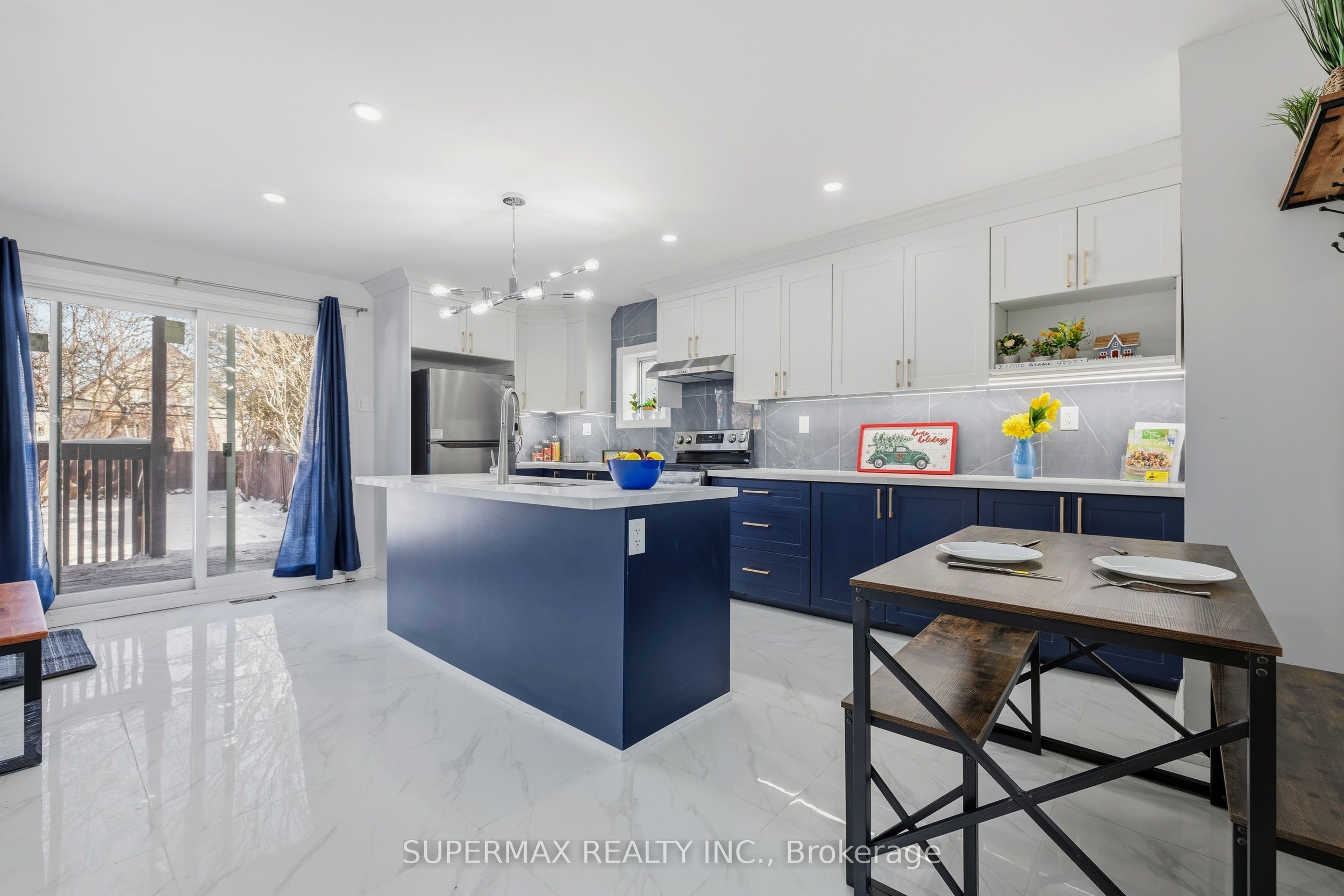 Photo of Listing #X12601898