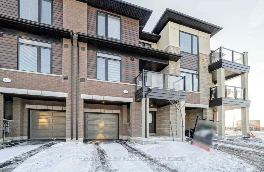 590 North Service Road, Hamilton