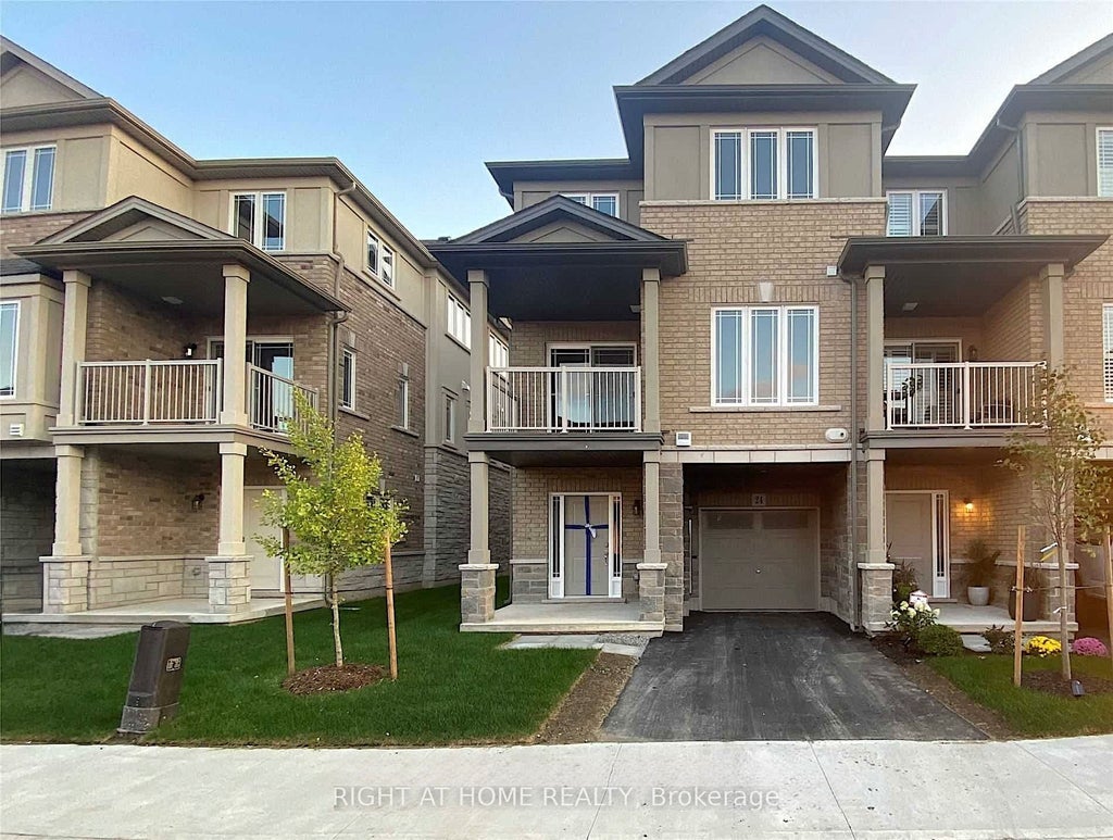 24 Waterlily Way, Hamilton