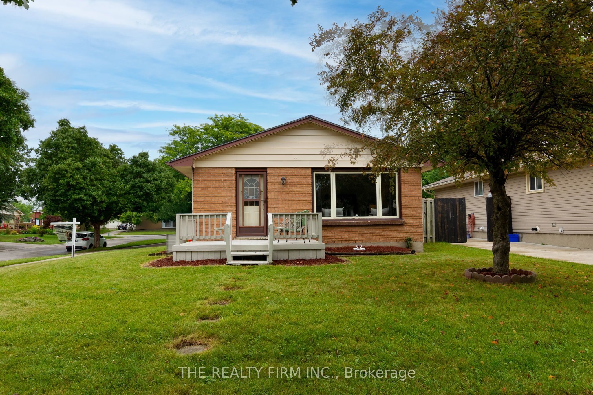 Photo of Listing #X12616478