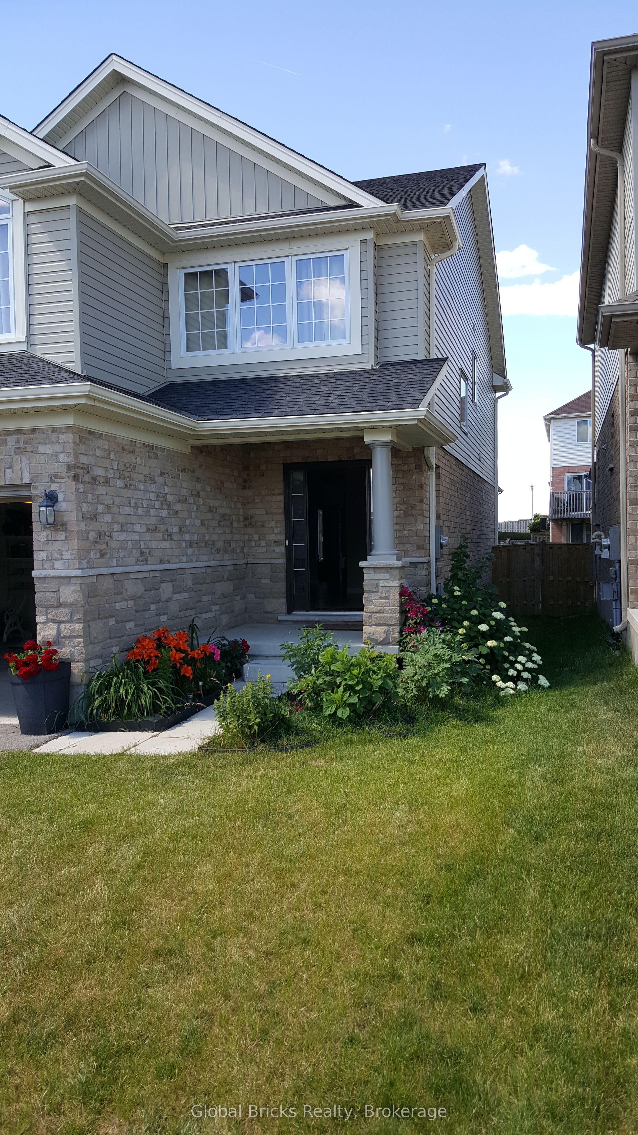 Photo of Listing #X12630996