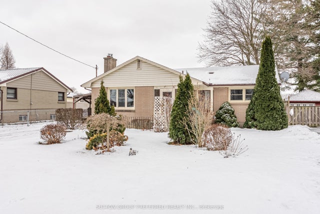 1697 Moffatt Avenue, London East