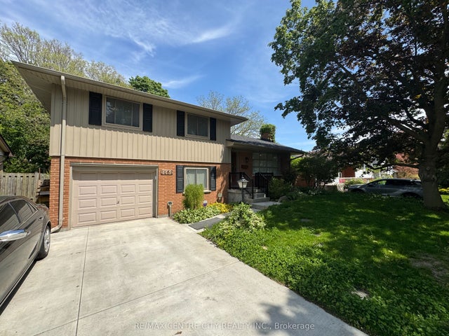 1462 Glengarry Avenue, London North