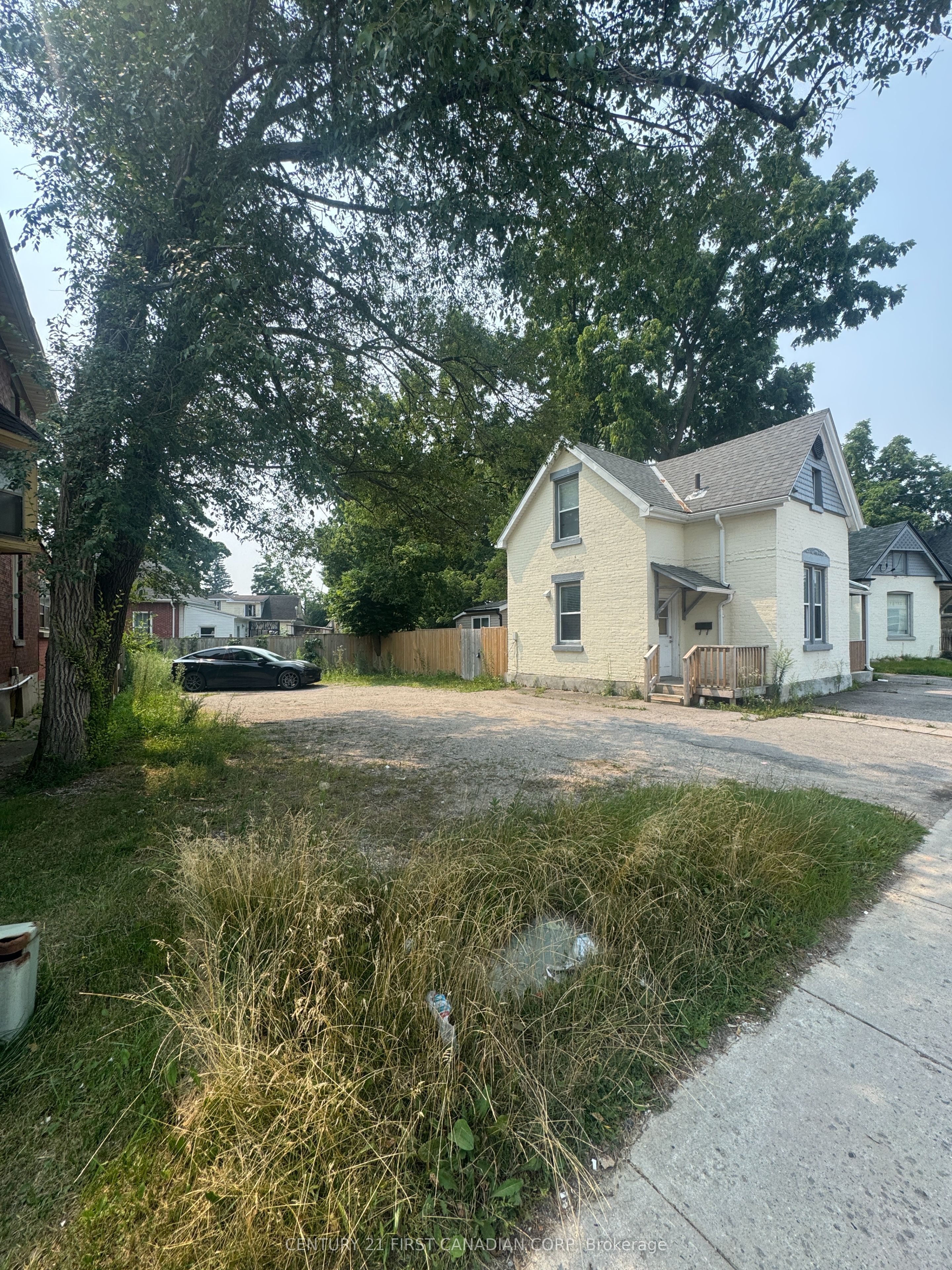 Photo of Listing #X12651908