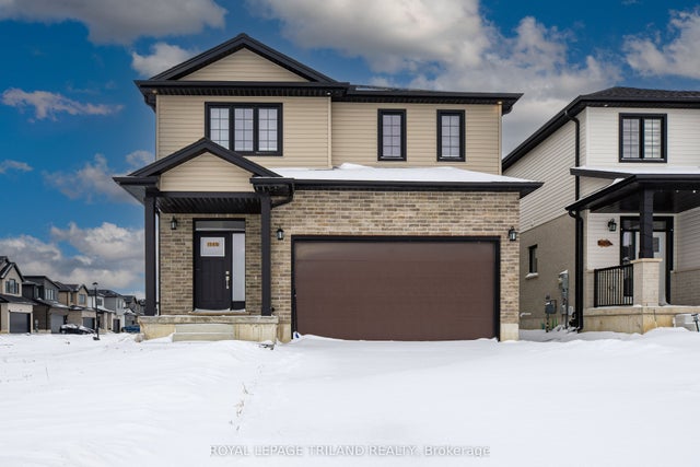 1566 Wright Crescent, London North