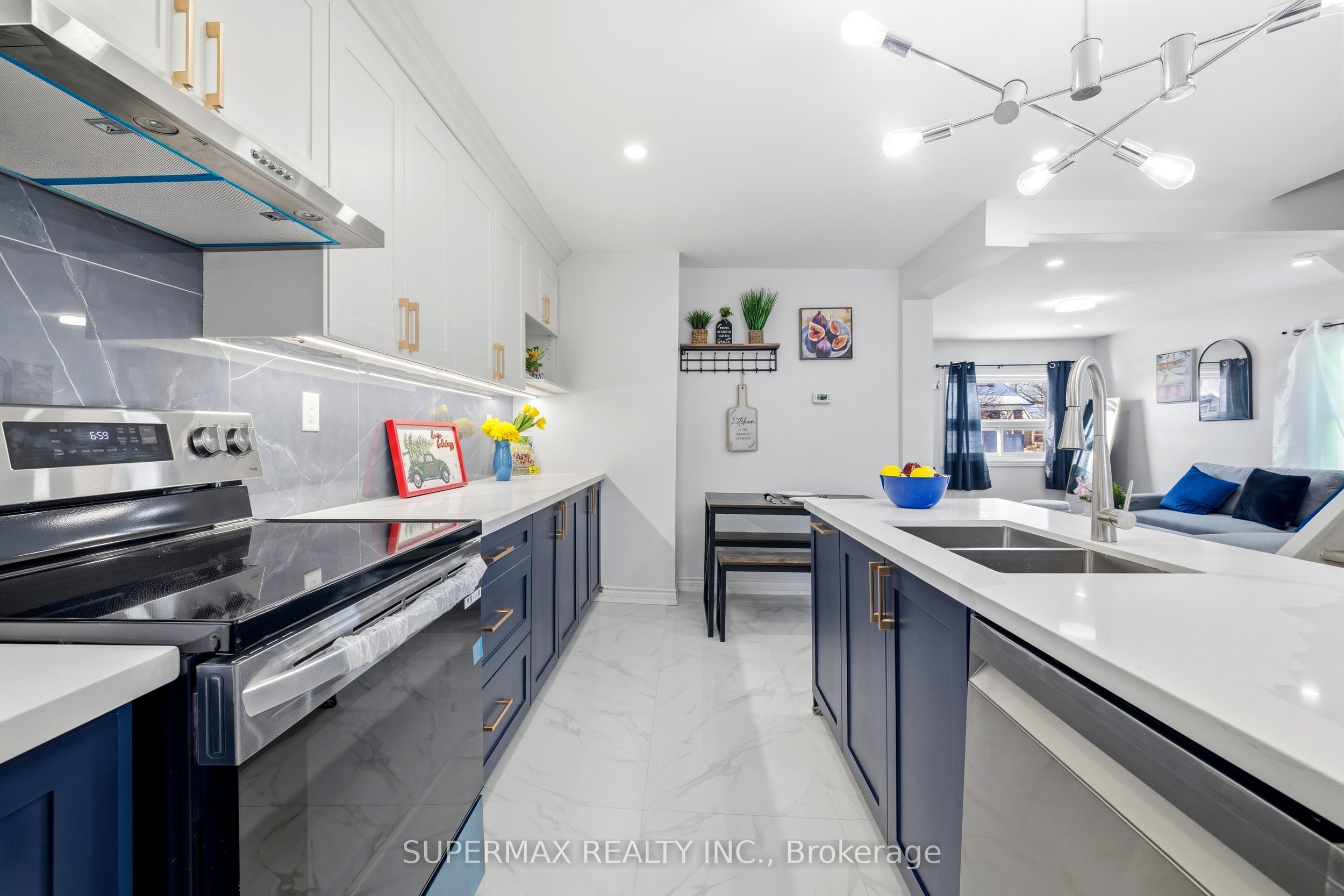 Photo of Listing #X12665220