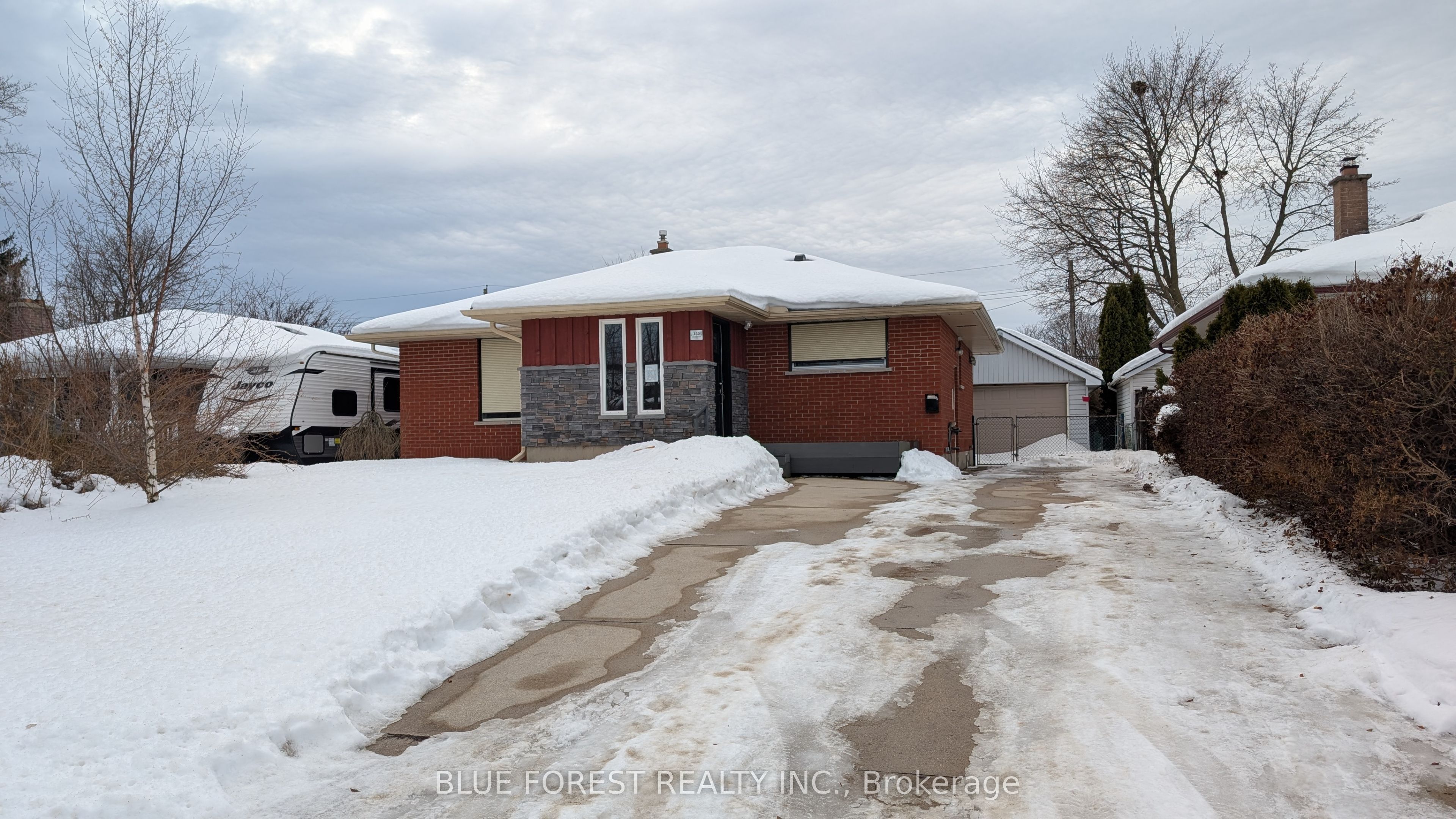 Photo of Listing #X12668342