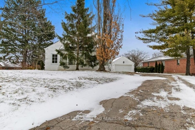 1965 Highland Heights, London South