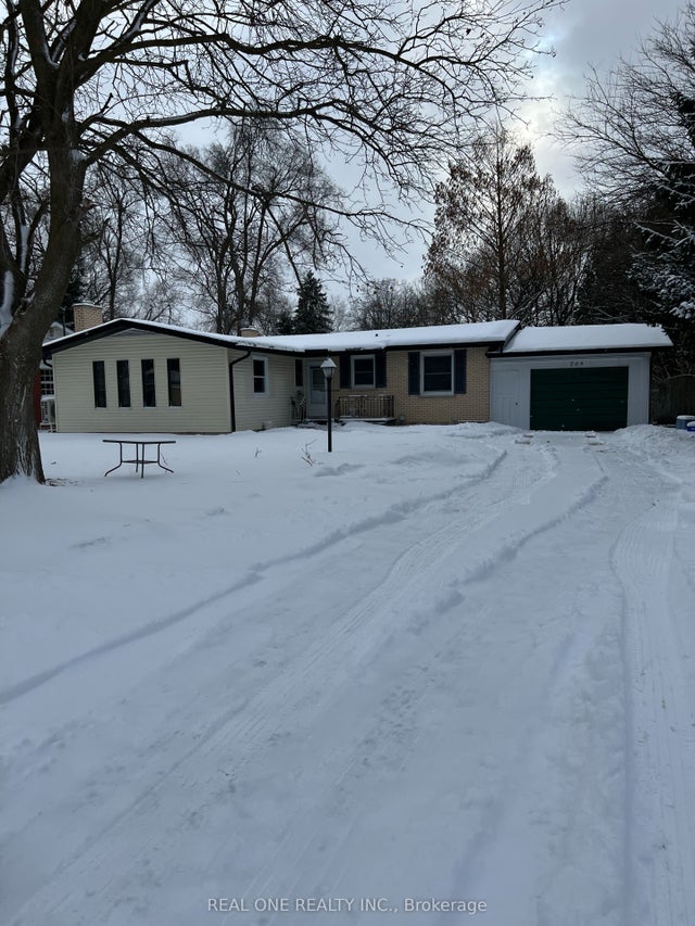 566 Middlewoods Drive, London North