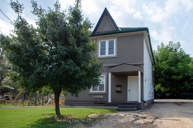 717 Central Avenue, London East