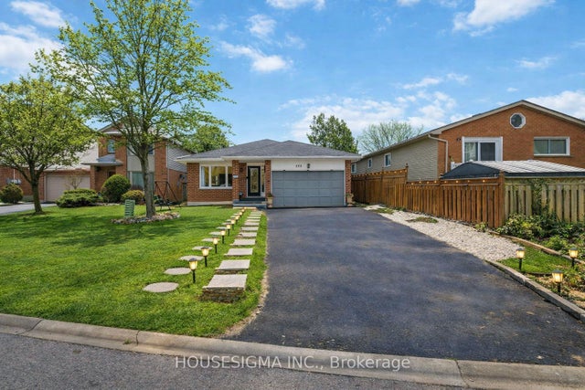220 Killarney Grove, London North