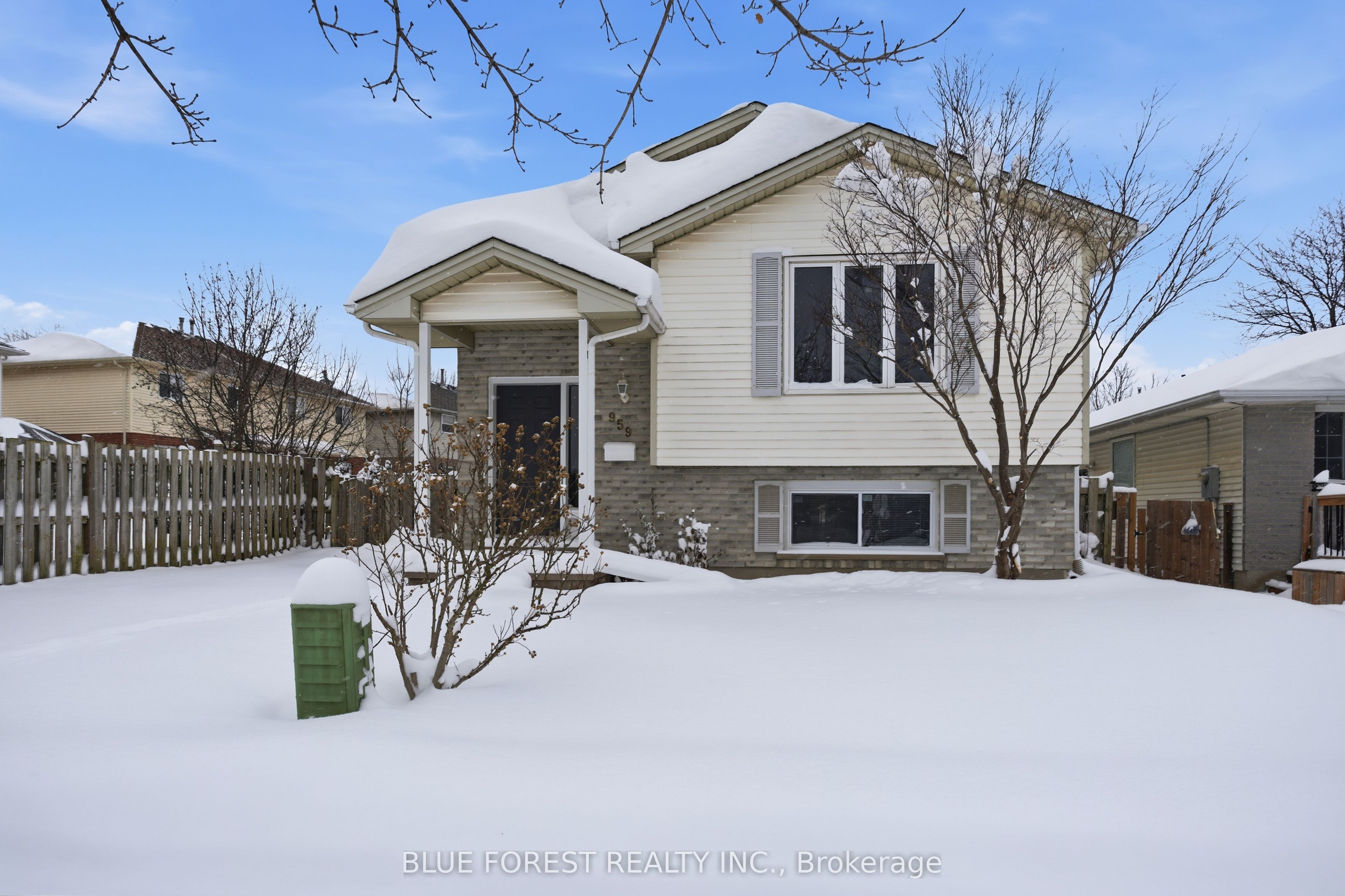 Photo of Listing #X12702010