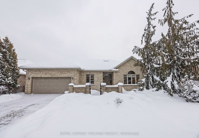 90 Longview Court, London South