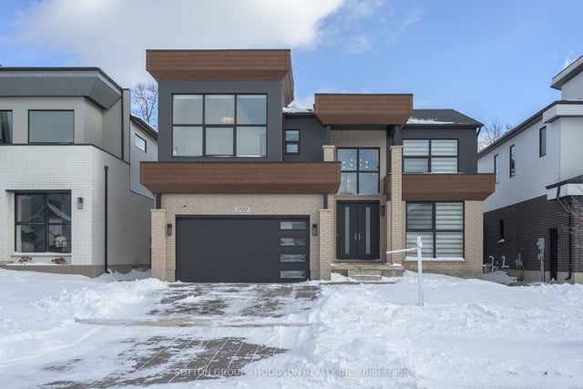 2132 Ironwood Road, London South