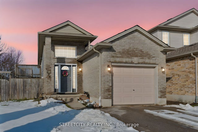 1036 Marigold Street N, London North