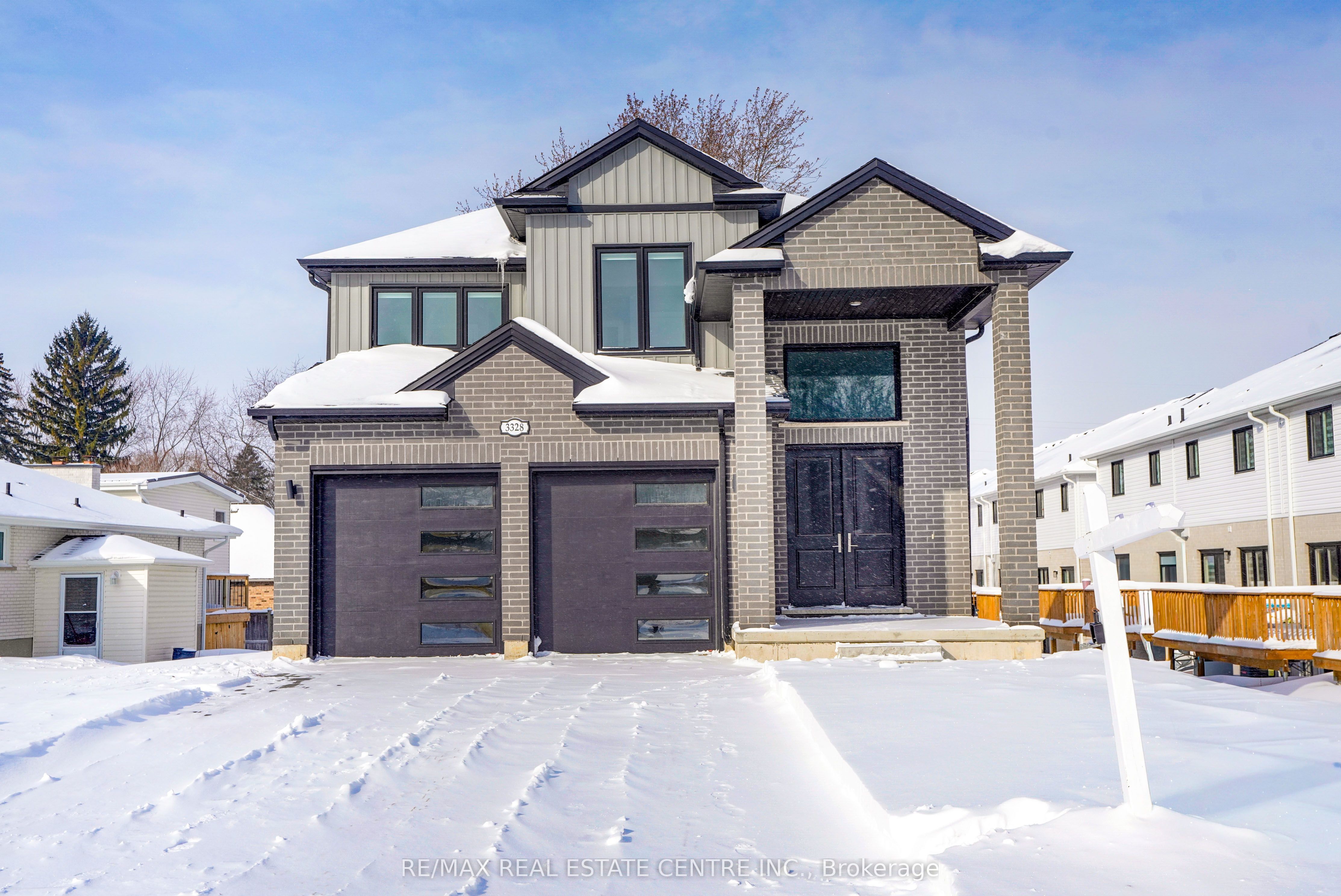 Photo of Listing #X12734776