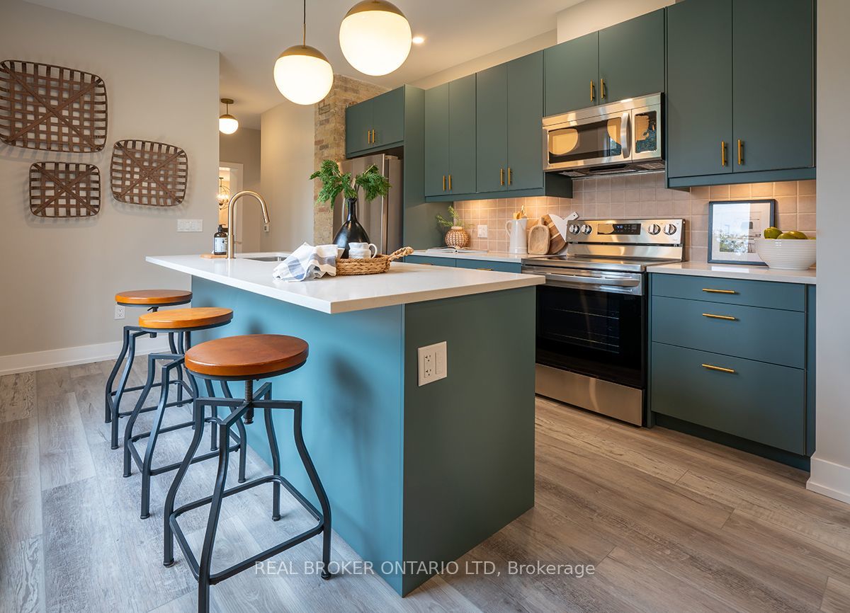 Photo of Listing #X12763096