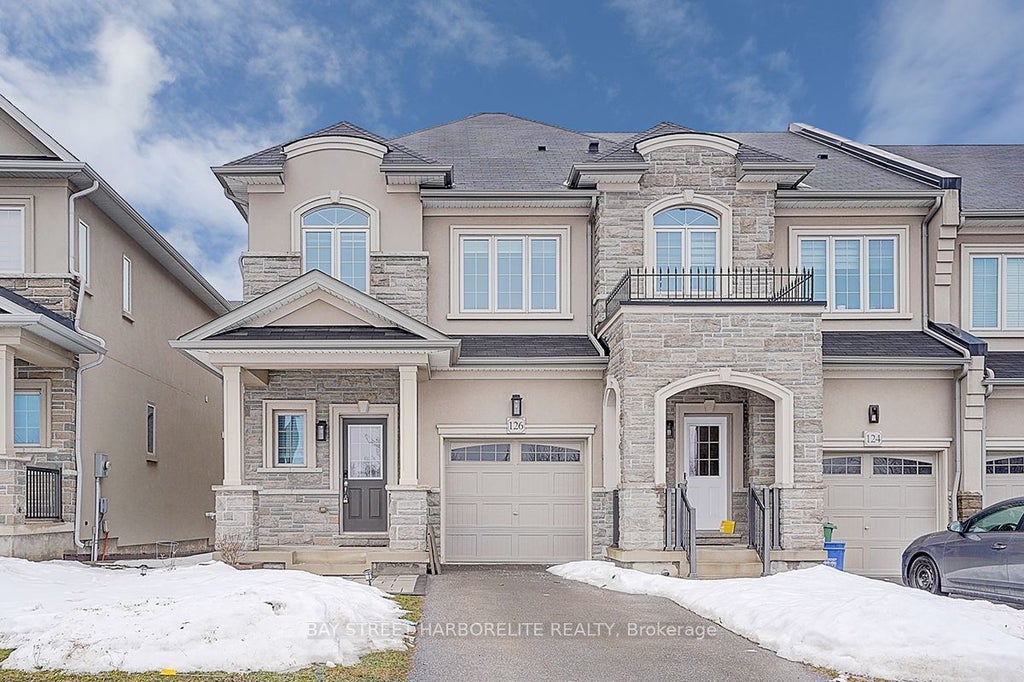 126 Mosaic Drive, Hamilton