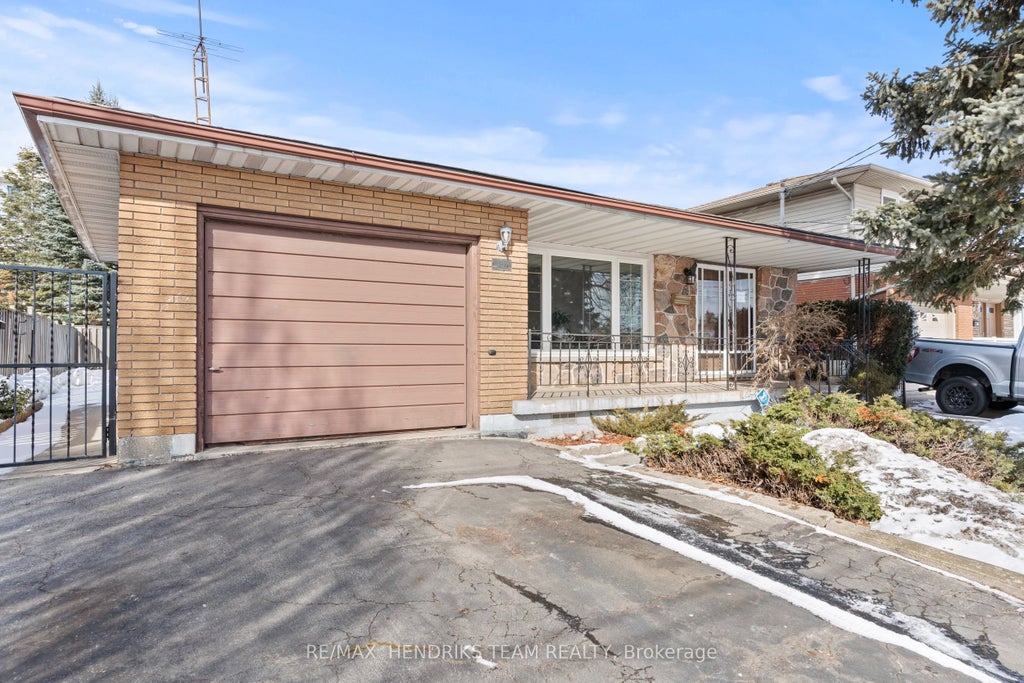 94 Victor Boulevard, Hamilton