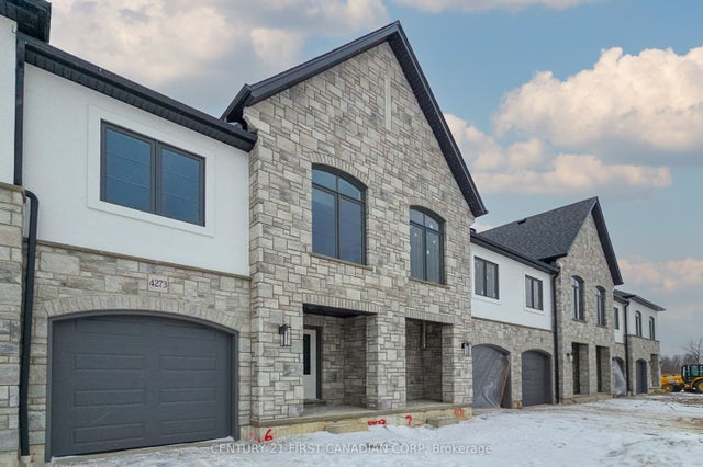 4273 Calhoun Way, London South