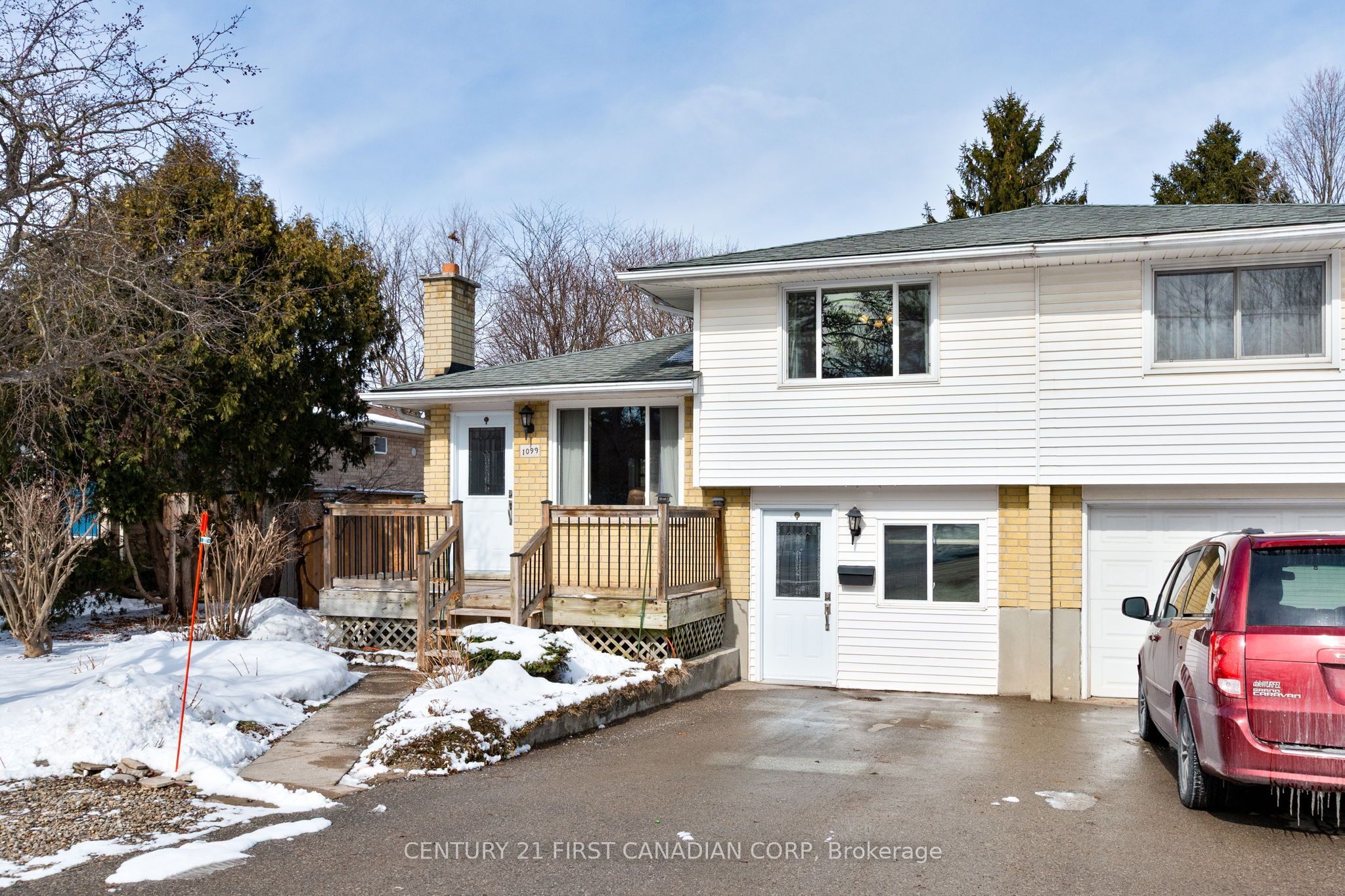 Photo of Listing #X12822028