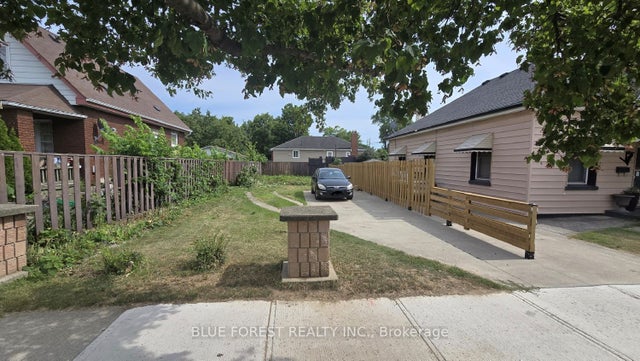 899 Trafalgar Street, London East