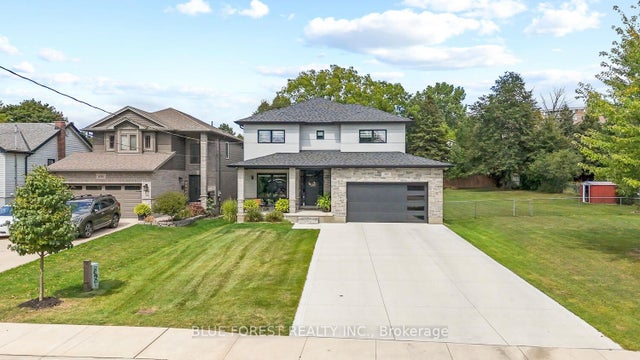 580 Eden Avenue, London South