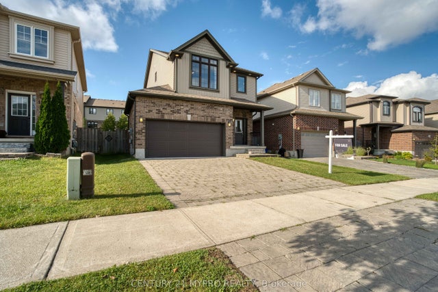 1094 Oakcrossing Road, London North