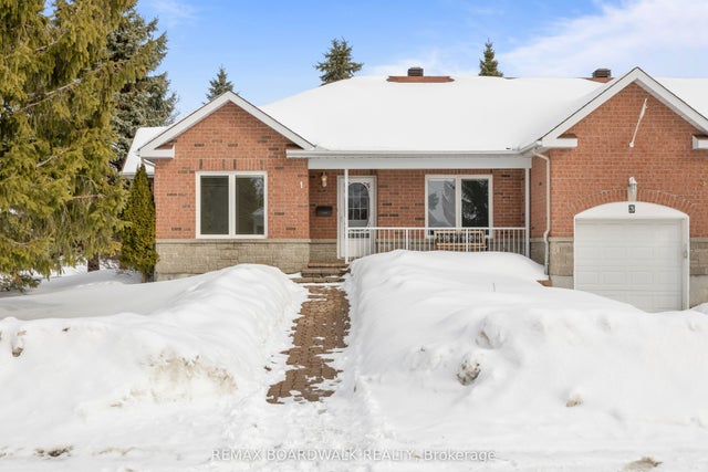 1 Weaver Crescent, Kanata