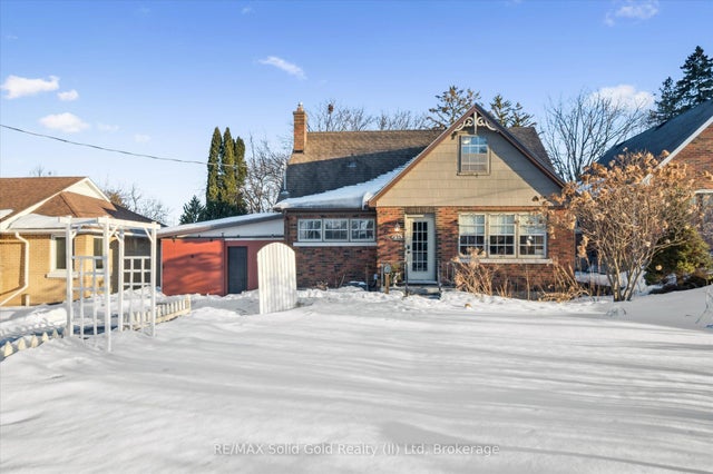 1135 Queens Boulevard, Kitchener