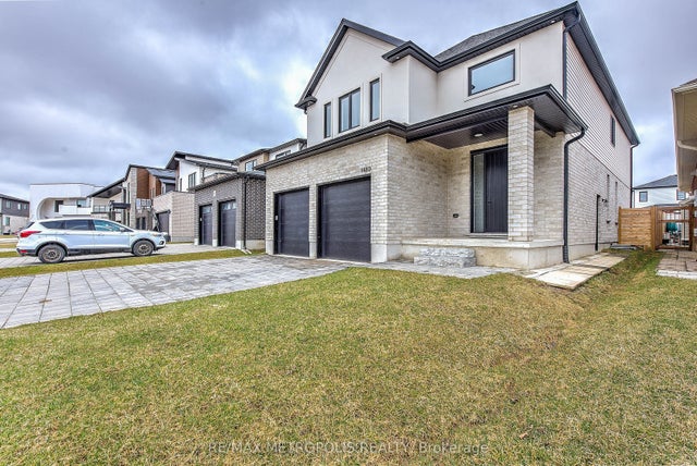 1480 Medway Park Drive, London North