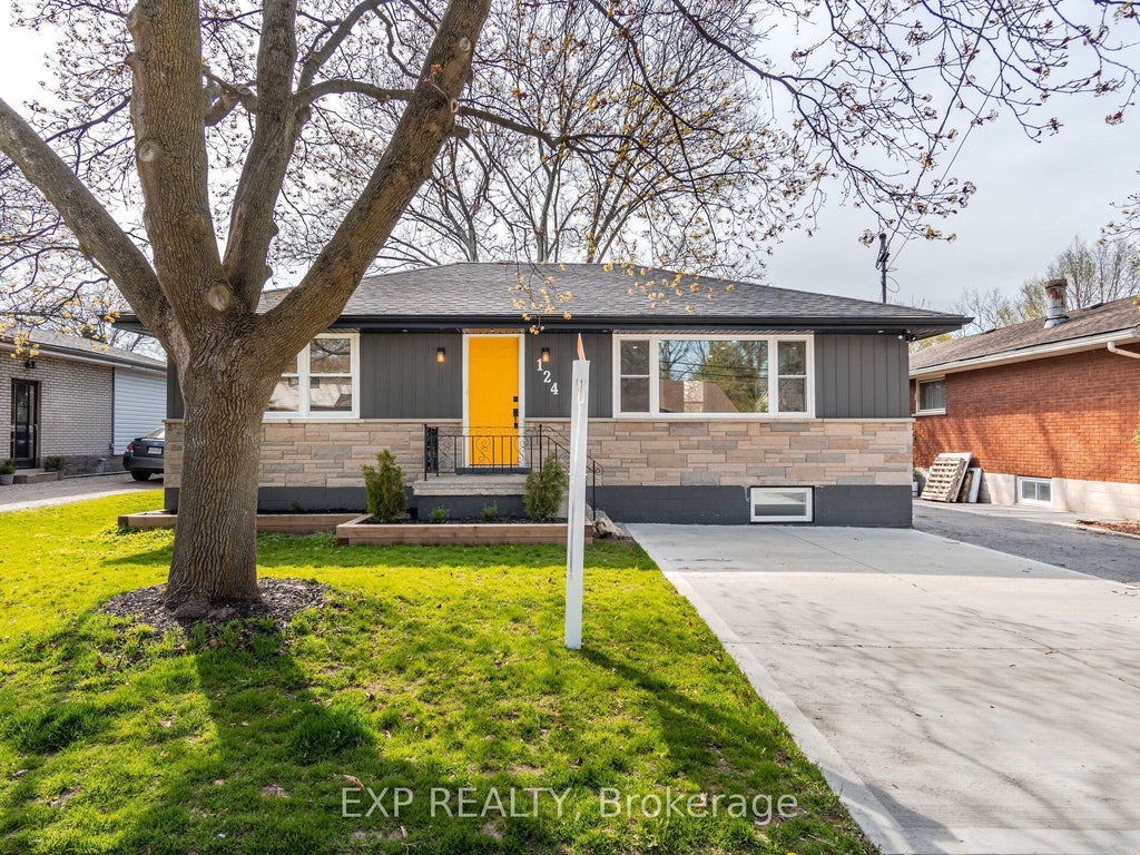 124 Upper Paradise Road, Hamilton