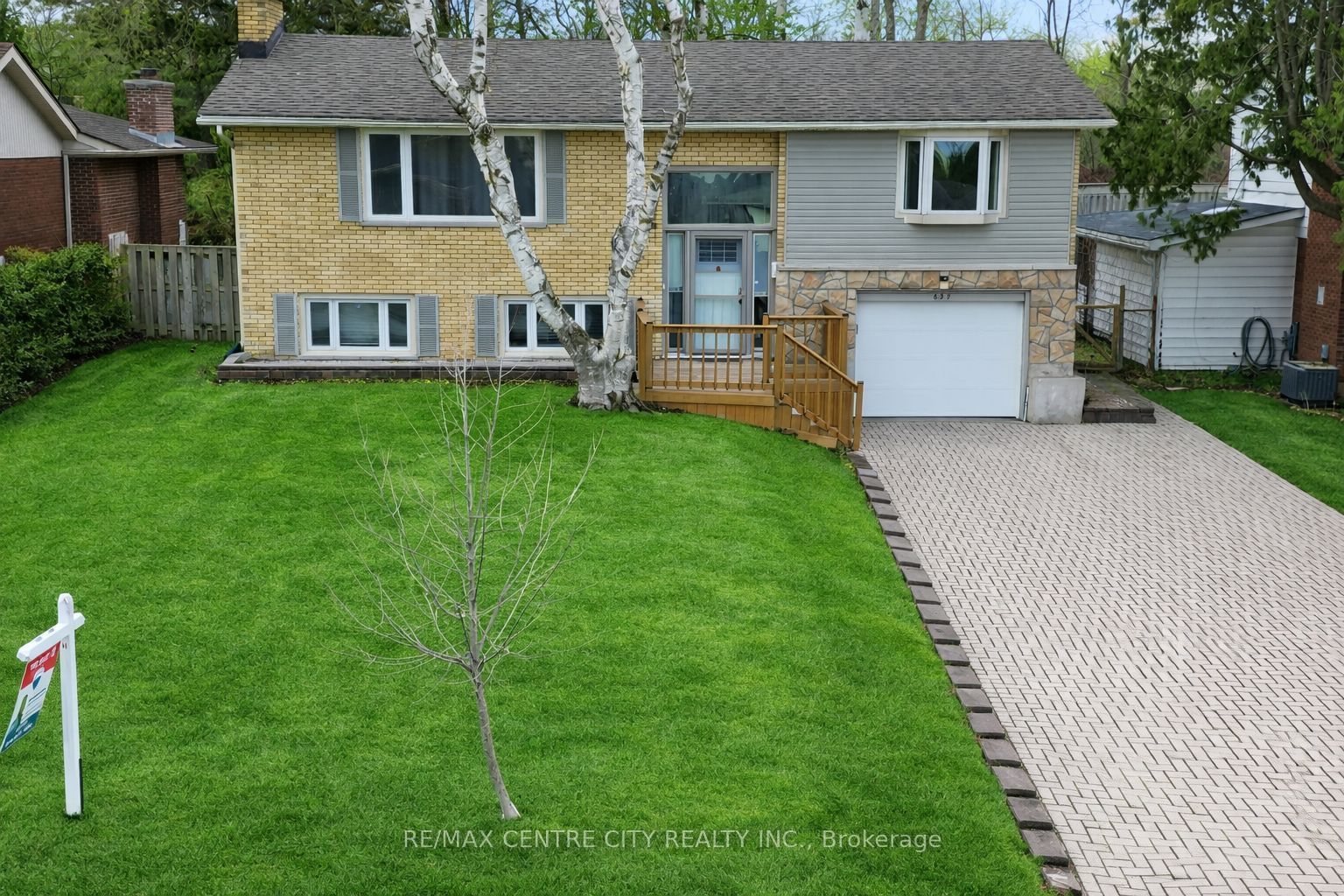 Photo of Listing #X12857624