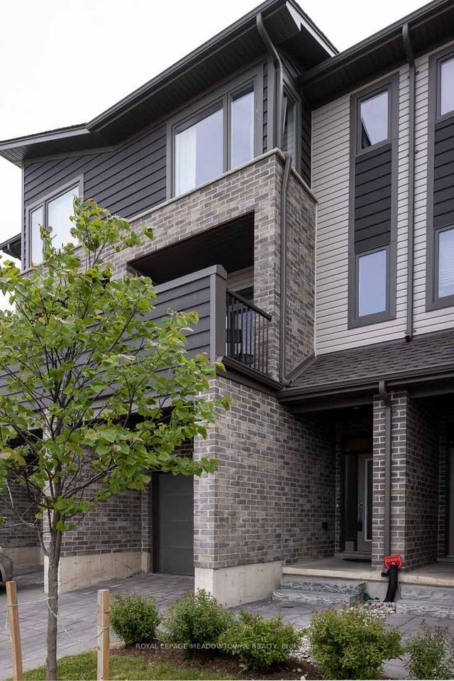 2144 Meadowgate Boulevard S, London South